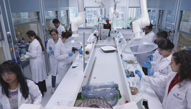 Alzheimer, prostat kanseri ve kas erimesi tarihe karışacak! Tedavisi olmayan hastalıkların ilacını 2 Türk profesör buldu