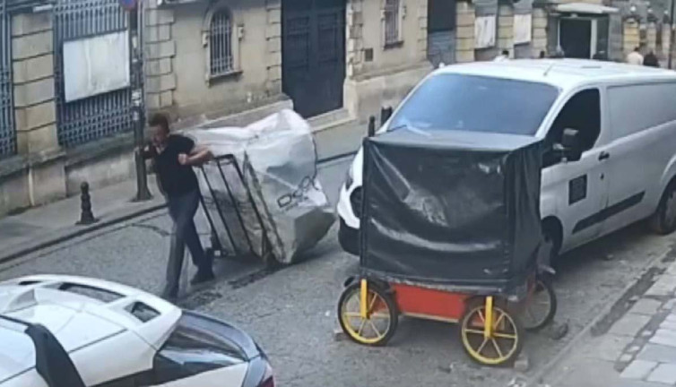 İstanbul’da 200 bin dolarlık hata: Polisler harekete geçti