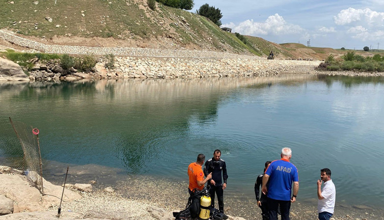 Fotoğraf çekmek isteyen çocuk, Malabadi Çayı’na düşerek öldü