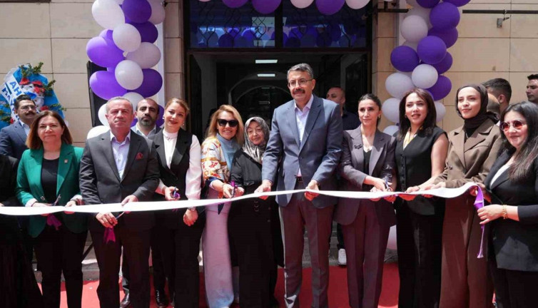 25 kadın girişimcinin kurduğu mağazalarda açılış yapıldı