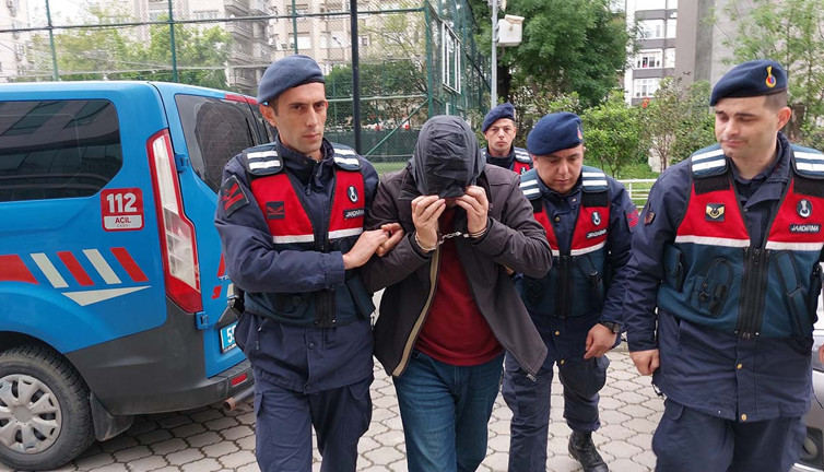 Jandarma binanın 5’inci kattaki tarlanın sırrını çözdü