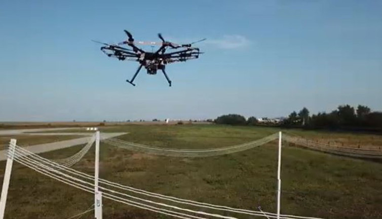 Gökyüzünün Fatihleri Droneler havada şarj oluyor