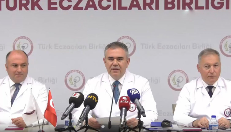 Türk Eczacılar Birliği dünyadaki ticaret savaşlarını işaret etti: 'Ülkemiz kendi ilacını üretmeli'