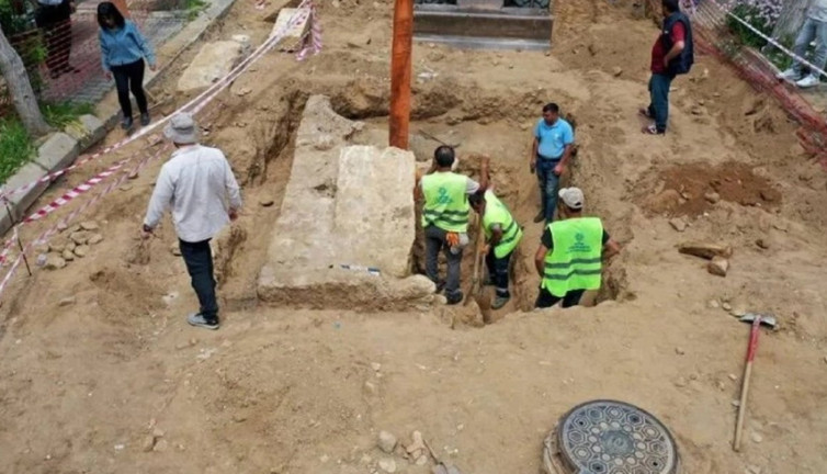 Aydın'da yol çalışmasında bulunan tarihi mezar kapatıldı