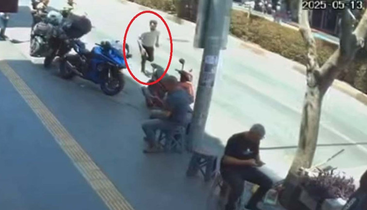 Polisin denetimine takıldı! Motosikleti terk edip kaçtı