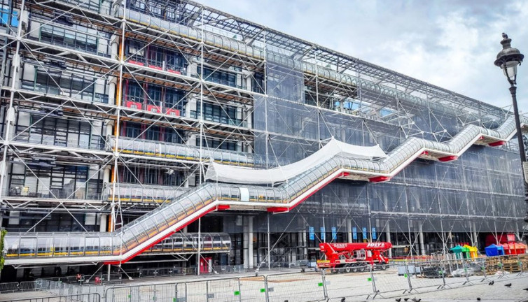 Kapalı bir tarih, açık bir sanat Paris'te!