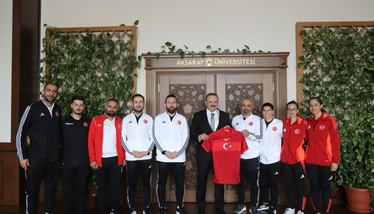 Sessiz Güç Dünya Yolcusu: Futsal Milli Takımlarından ASÜ’ye Anlamlı Ziyaret