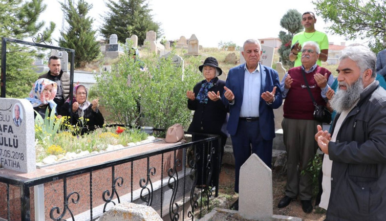 Ahi Baba' ölümünün 7'nci yıl dönümünde anıldı