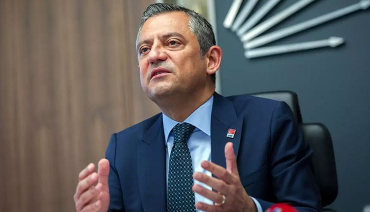 Özgür Özel'den Türkan Saylan paylaşımı