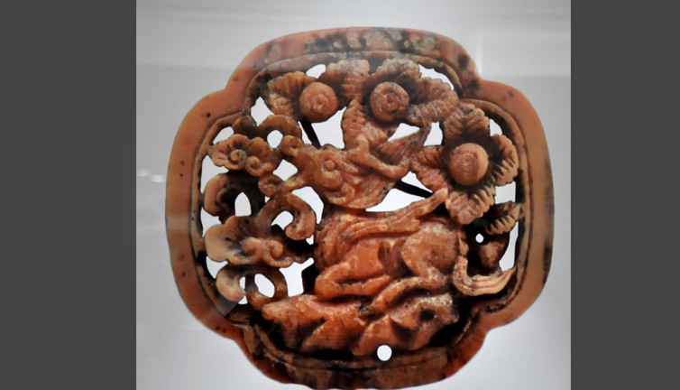 Selçuklu Çinisinde aşk yazıt! Tarihi an ilk kez sergilendi