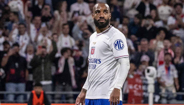 Lacazette gözyaşlarıyla veda etti