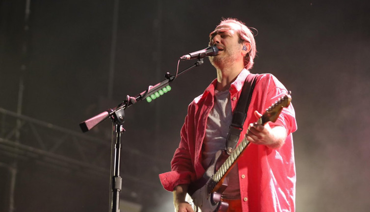 Mor ve Ötesi konserine 100 bin kişi katıldı