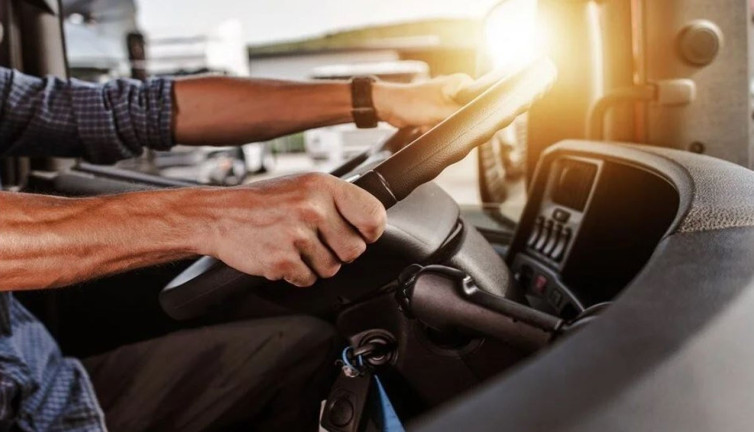 Kamyon şoförlerine İngilizce şartı getirildi