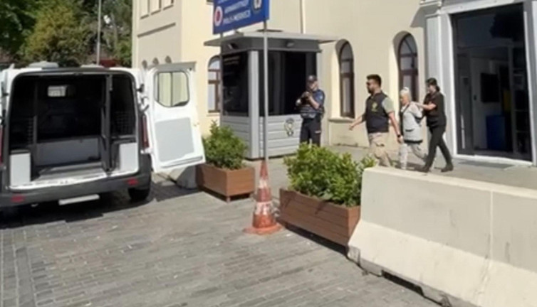 Ortaköy’de bıçaklı veli kavgası