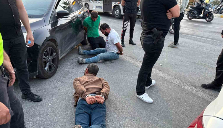 Bodrum’da polise saldırdılar! 2 polis yaralandı: 3 kişi gözaltına alındı