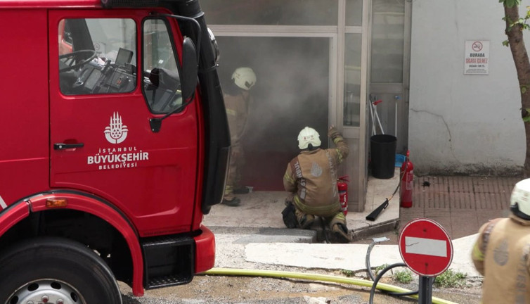 İstanbul'da hastanede yangın şoku! Ecza deposunda başladı