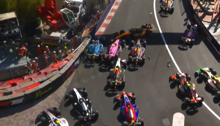 F2'de görülmemiş kaza!