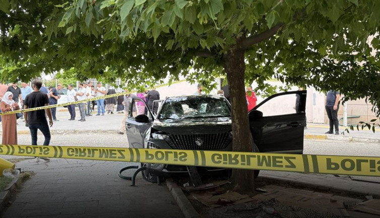 Hastane bahçesinde feci olay! Fren yerine gaza bastı: Ölü ve yaralı var
