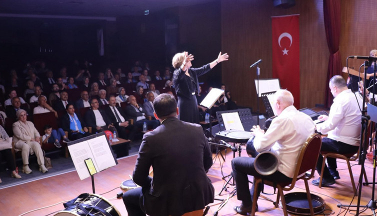 İYİ’ler Korosu Polatlı’yı fethetti: İlk konser coşkusu!