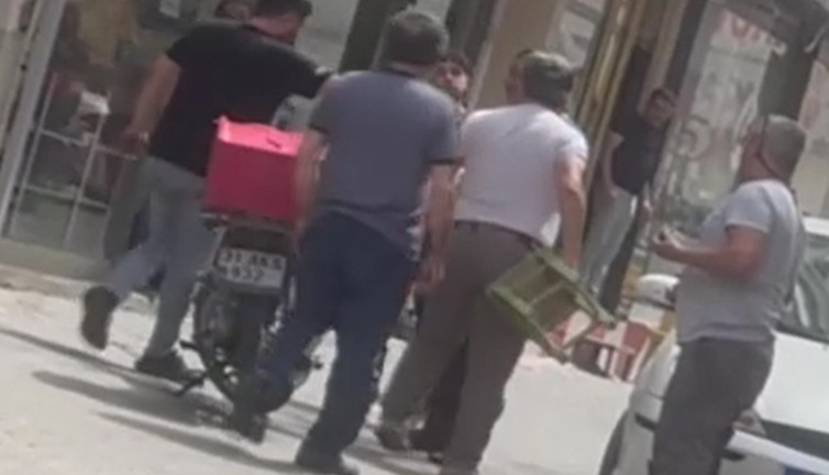 Kurye ile esnaf arasında tabureli gerilim