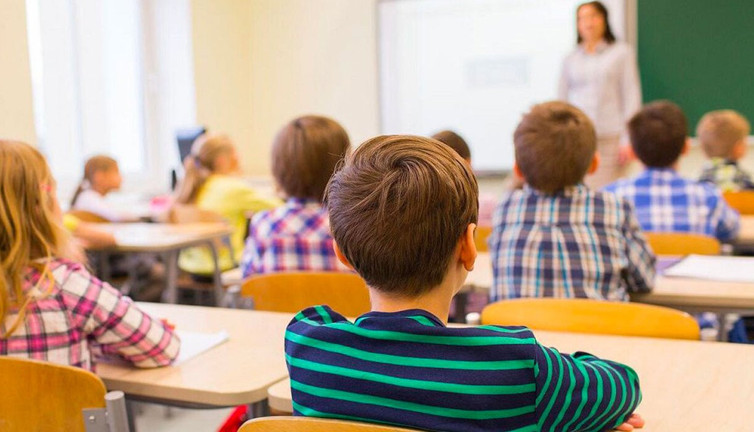 Yandaş kalem okul ücretlerine ateş püskürttü! Enflasyonu unuttu...