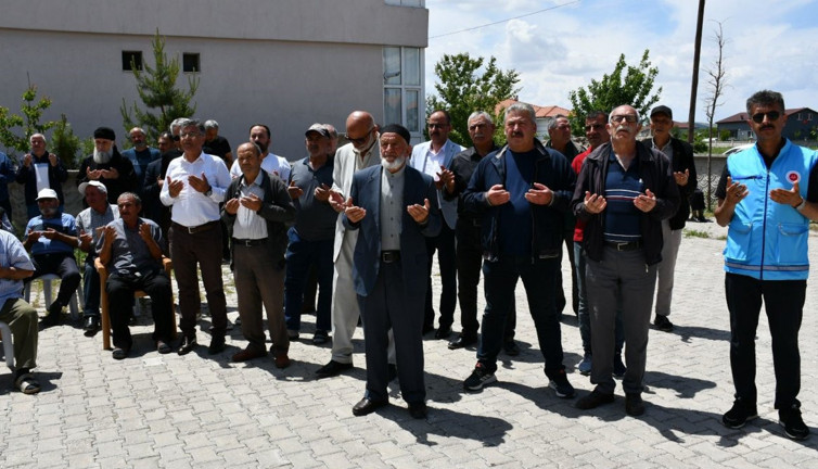 Tomarza’da yeni cami heyecanı: Temel dualarla atıldı!