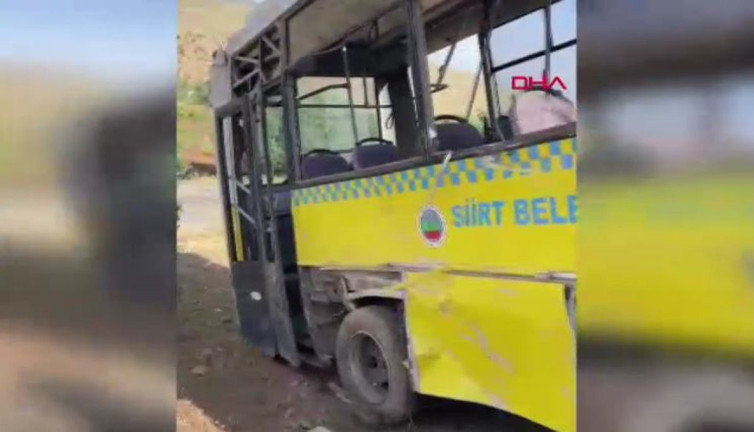 Tillo’da otobüs şarampole yuvarlandı: Şoför hastanelik oldu!