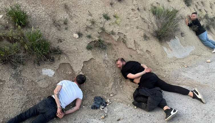 'Dur' ihtarına uymayan sürücüsünün aracından suç makineleri çıktı