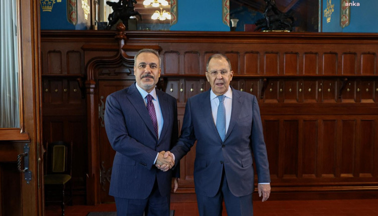 İstanbul’da barış zirvesine ev sahiliği yapacak mı? Fidan ve Lavrov’dan kritik görüşme!