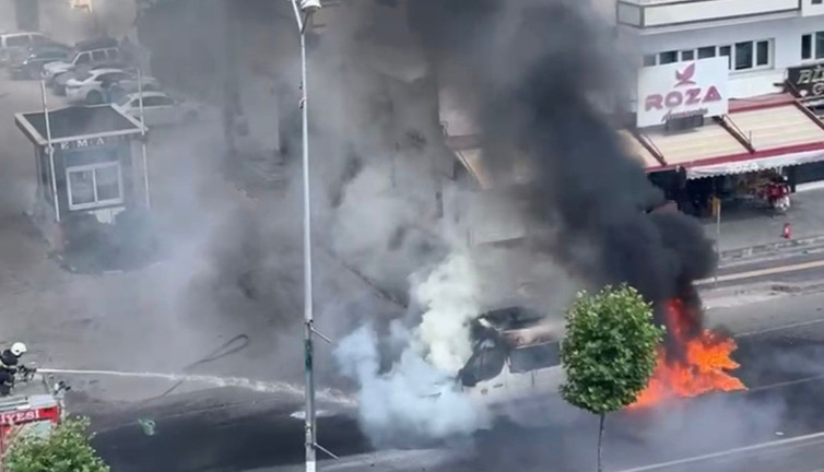 Yolcu minibüsünde korku dola onlar! Can pazarı yaşandı