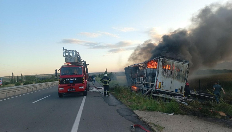 Yanan TIR'ın şoförü 3 promil alkollü çıktı