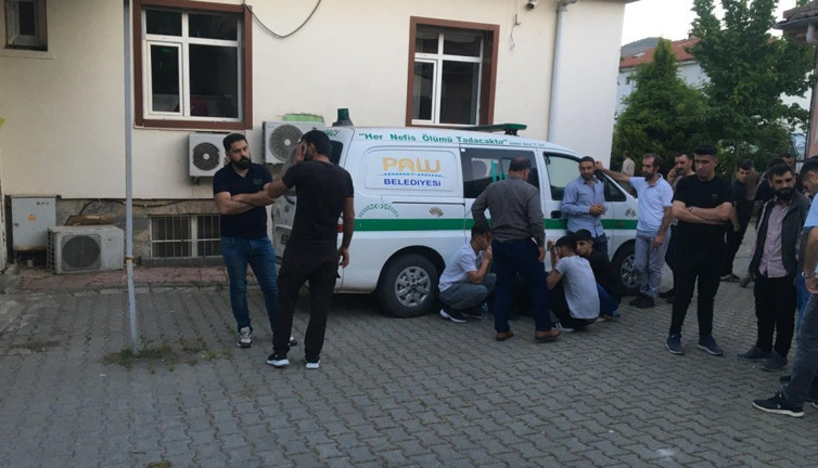 15 yaşındaki çocuk dehşet saçtı! Babasını öldürdü, anne ağır yaralı