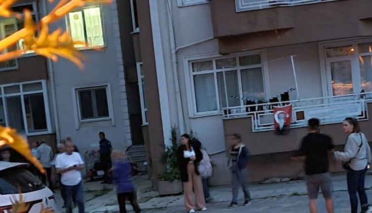 Çanakkale’de cam silen kadın düşerek can verdi