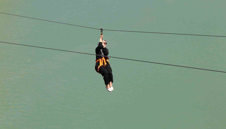 Fırat Nehri’nin eşsiz manzarasında zipline ve tekne turu