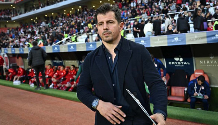 Antalyaspor'da flaş ayrılık: Sözleşmesi karşılıklı feshedildi