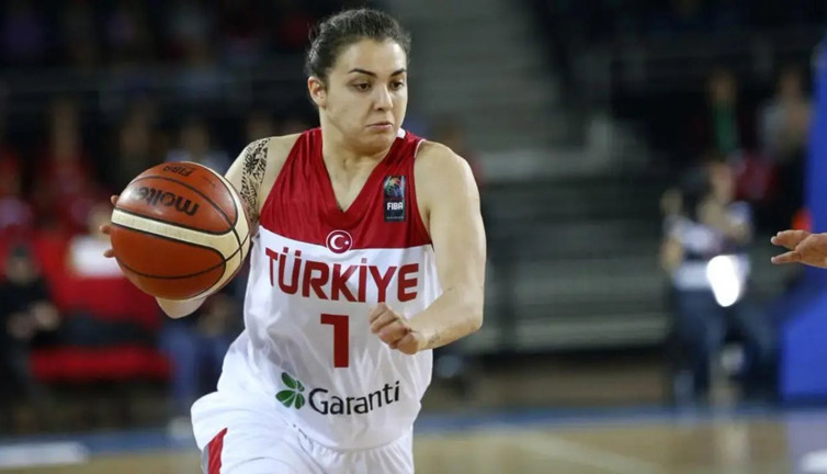 Pelin Derya Bilgiç hat trick yaptı!