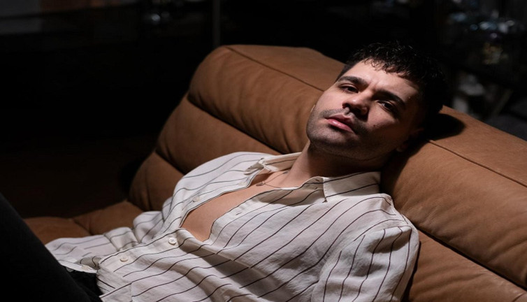 Emir Can İğrek'in Başak Dizer imzalı kombini olay oldu! Tarzı sosyal medyanın diline düştü