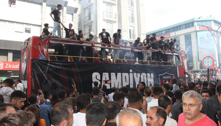 Vanspor'un 1. Lig'i coşkuyla kutladı
