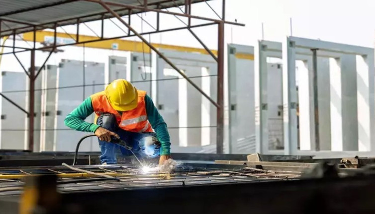 Yüz binlerce işçinin zammı bayram sonrası belli olacak! Bakan bizzat açıkladı