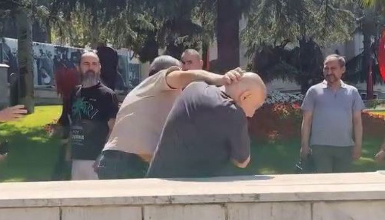 Bayramda yumruklu kavga