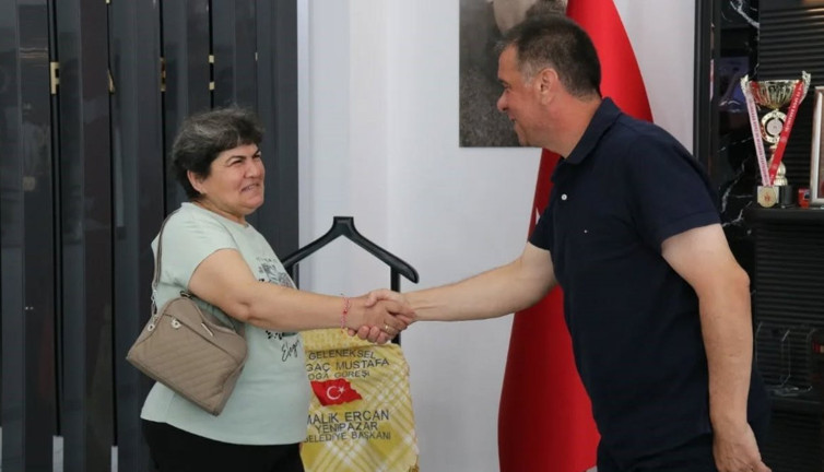 Başkan Ercan, bayramda vatandaşları unutmadı