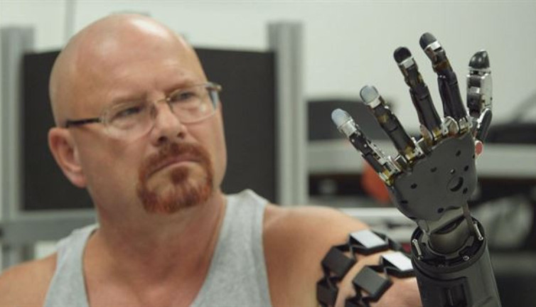 Robotik uzuvlarla gelecek: Beyin kontrollü sağlık yenilikleri