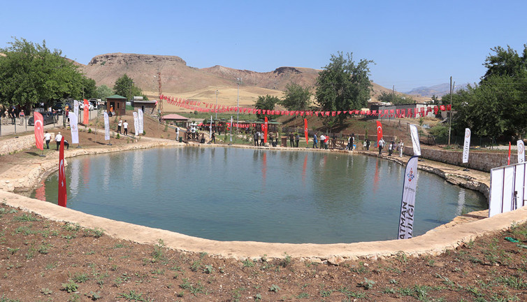 Restorasyonu tamamlanan balıklı göl turizme açıldı