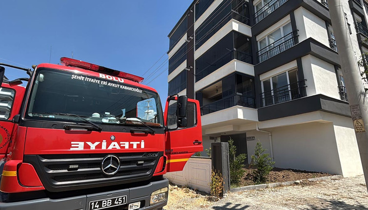 Bolu’da facia önlendi! Komşu yangını söndürdü