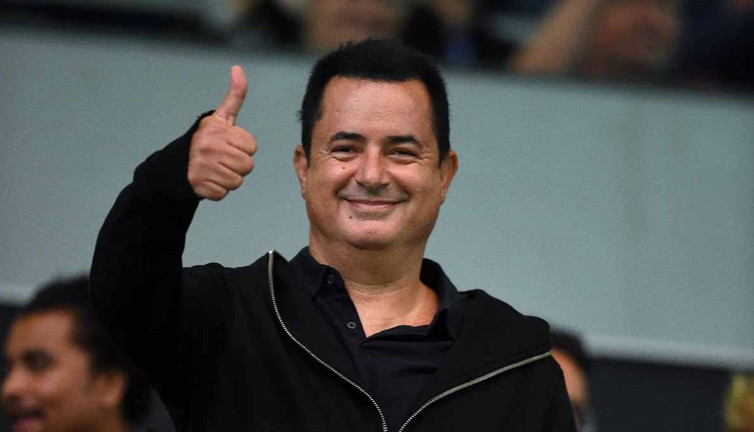 Galatasaray'ın eski futbolcusu Acun Ilıcalı'nın takımına gitti