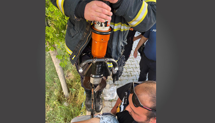 Okul bahçesinde talihsiz kaza