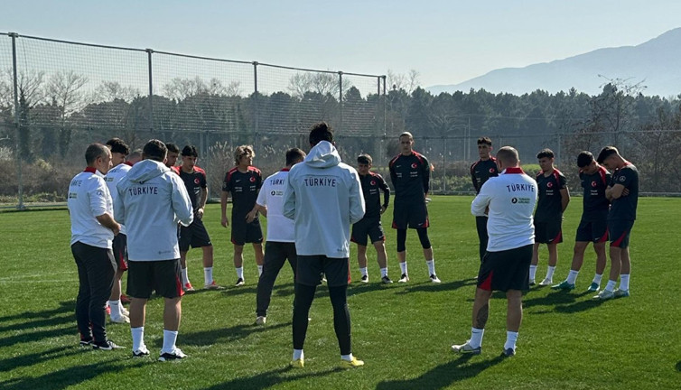 Tepki toplamıştı: Milli takımdan ayrıldığını duyurdu