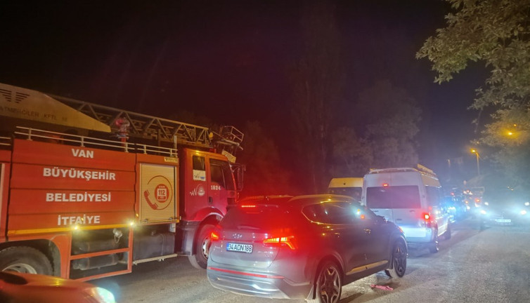 Bahçesaray'da çaya düşen kız çocuğu hayatını kaybetti