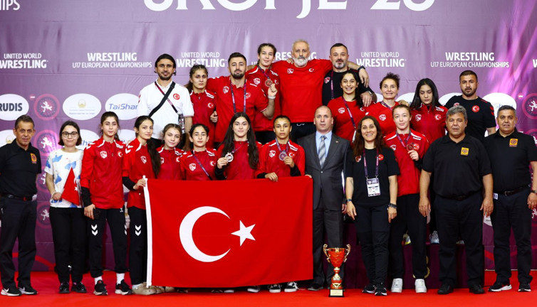 Milli güreşçiler, Makedonya’da zirveye çıktı