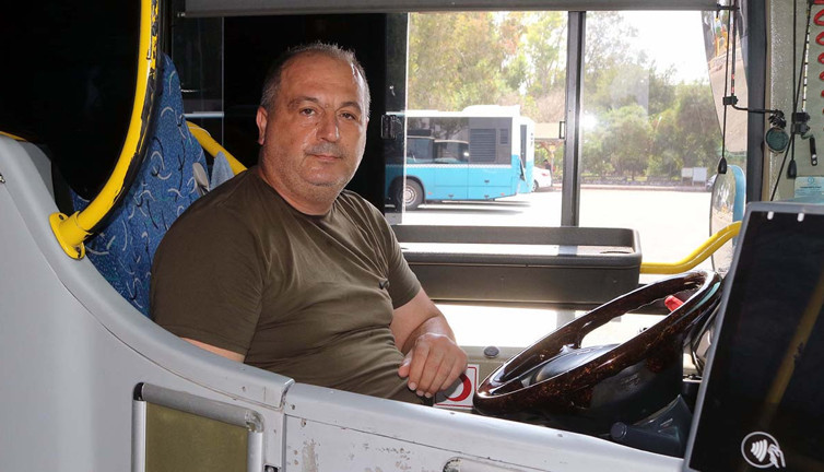 Antalya’da unutulan çanta şoku! İçinden çıkanlar şoke etti